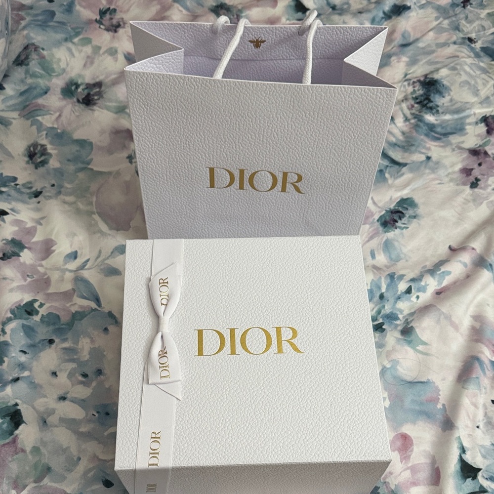 Dior Luxurious White and Gold Set box and gift bag